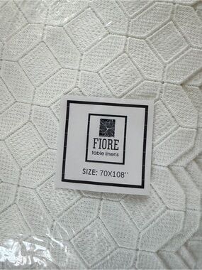 Fiore Diamond Eyekelt White Table Linen - 70x108" NEW in bag